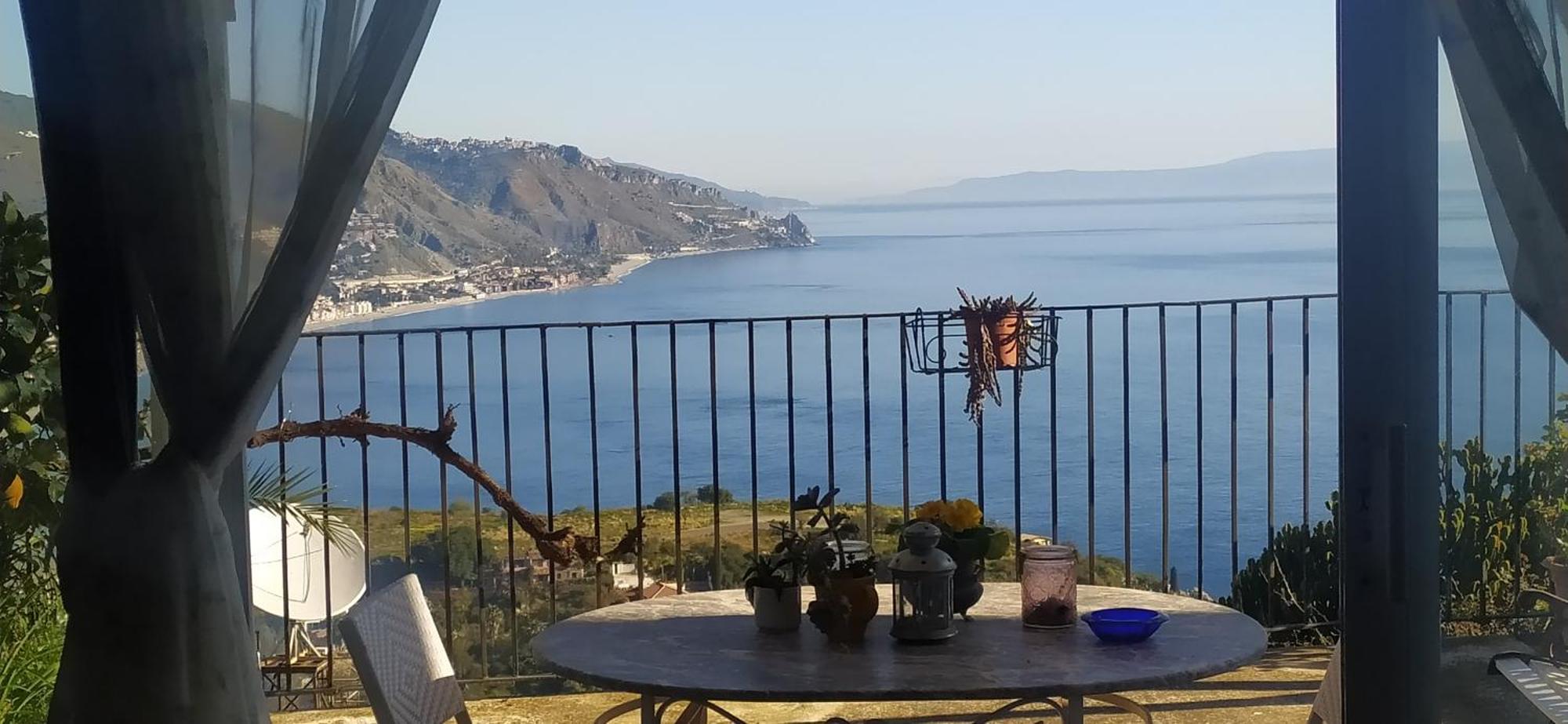 Blue Sky House Bed and Breakfast Taormina Værelse billede